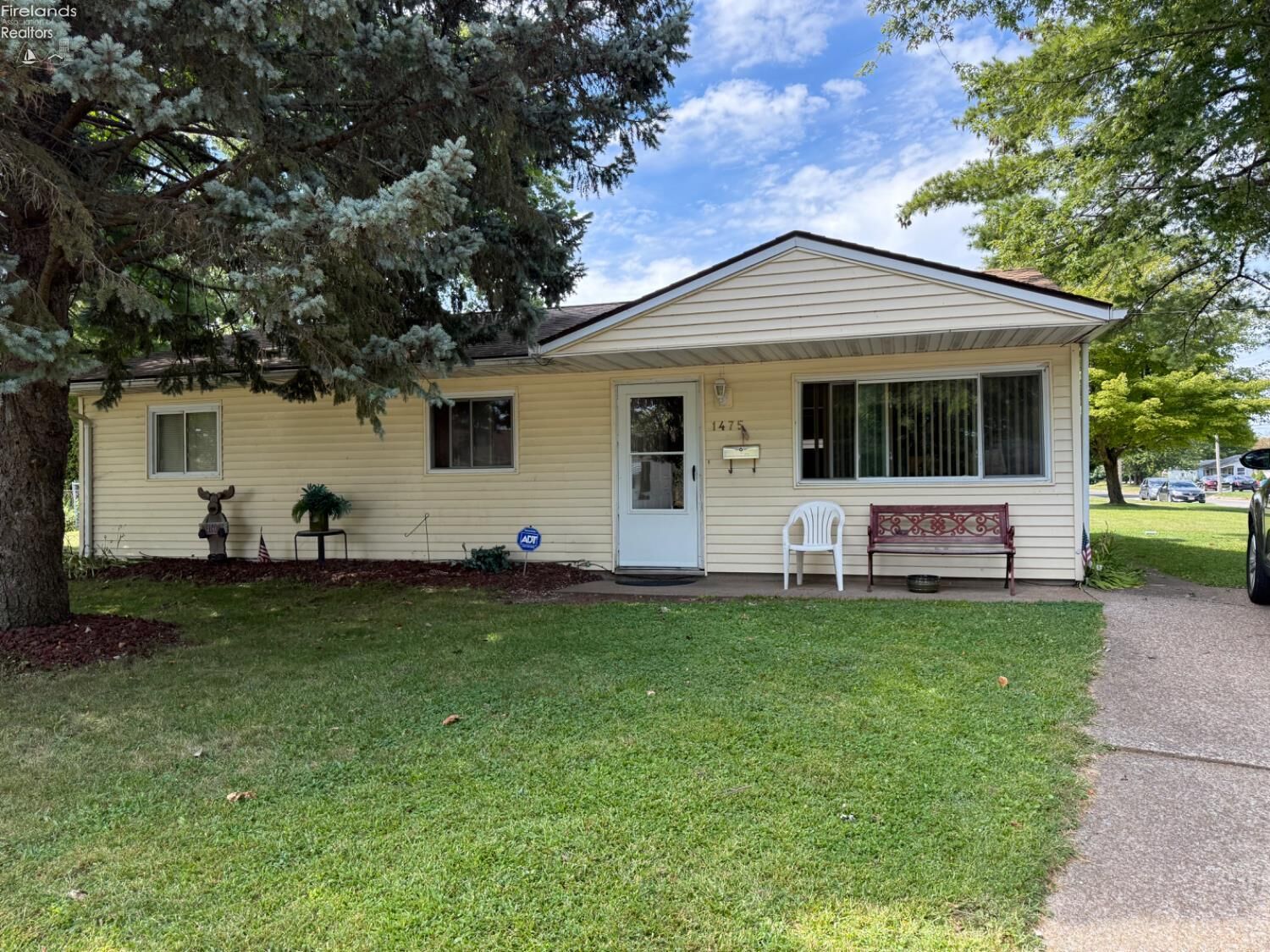 Property Photo: 1475 Dixon OH 44870