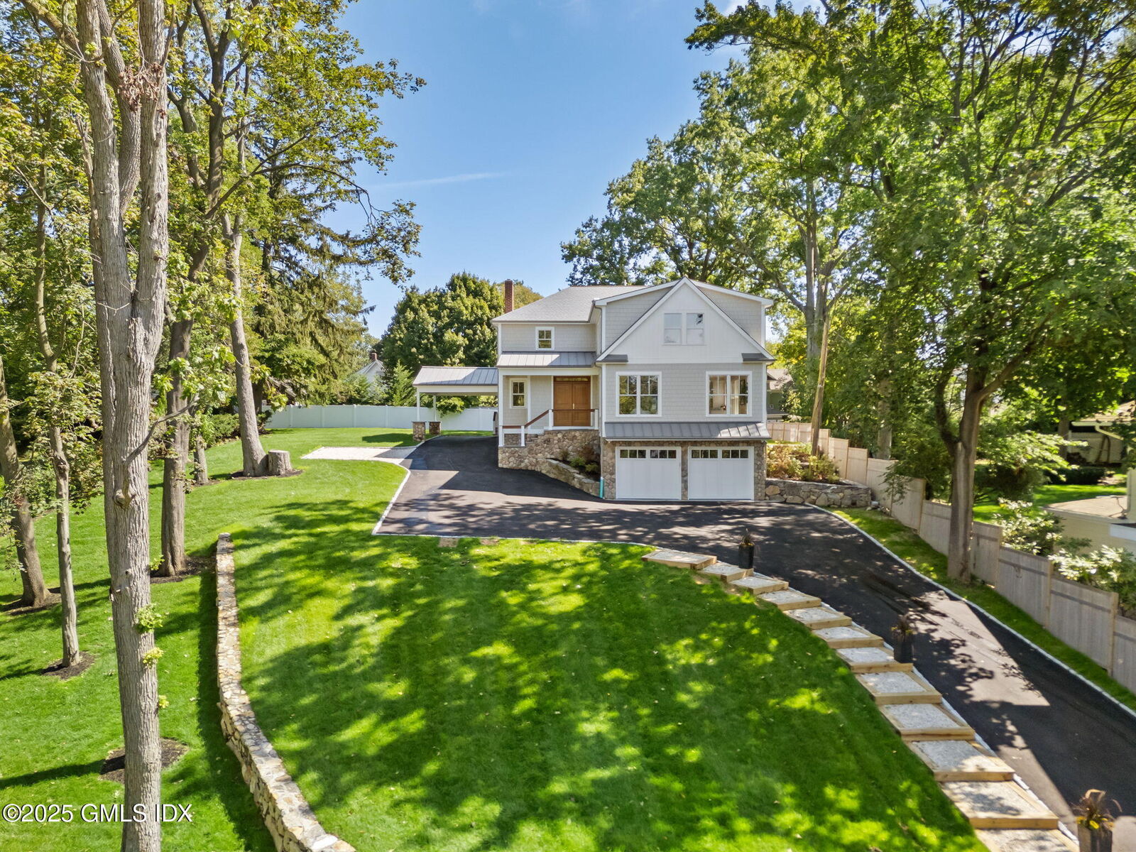 Property Photo:  8 Park Avenue  CT 06870 
