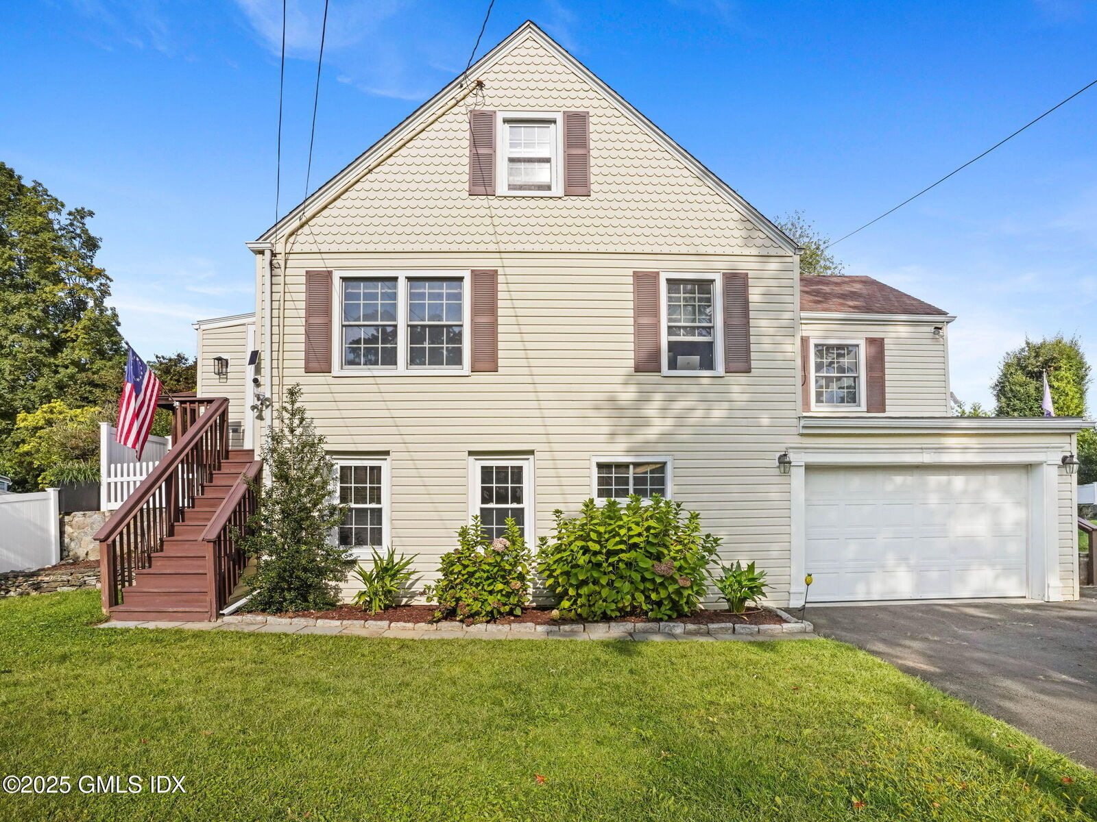 Property Photo:  11 Rockland Place  CT 06831 
