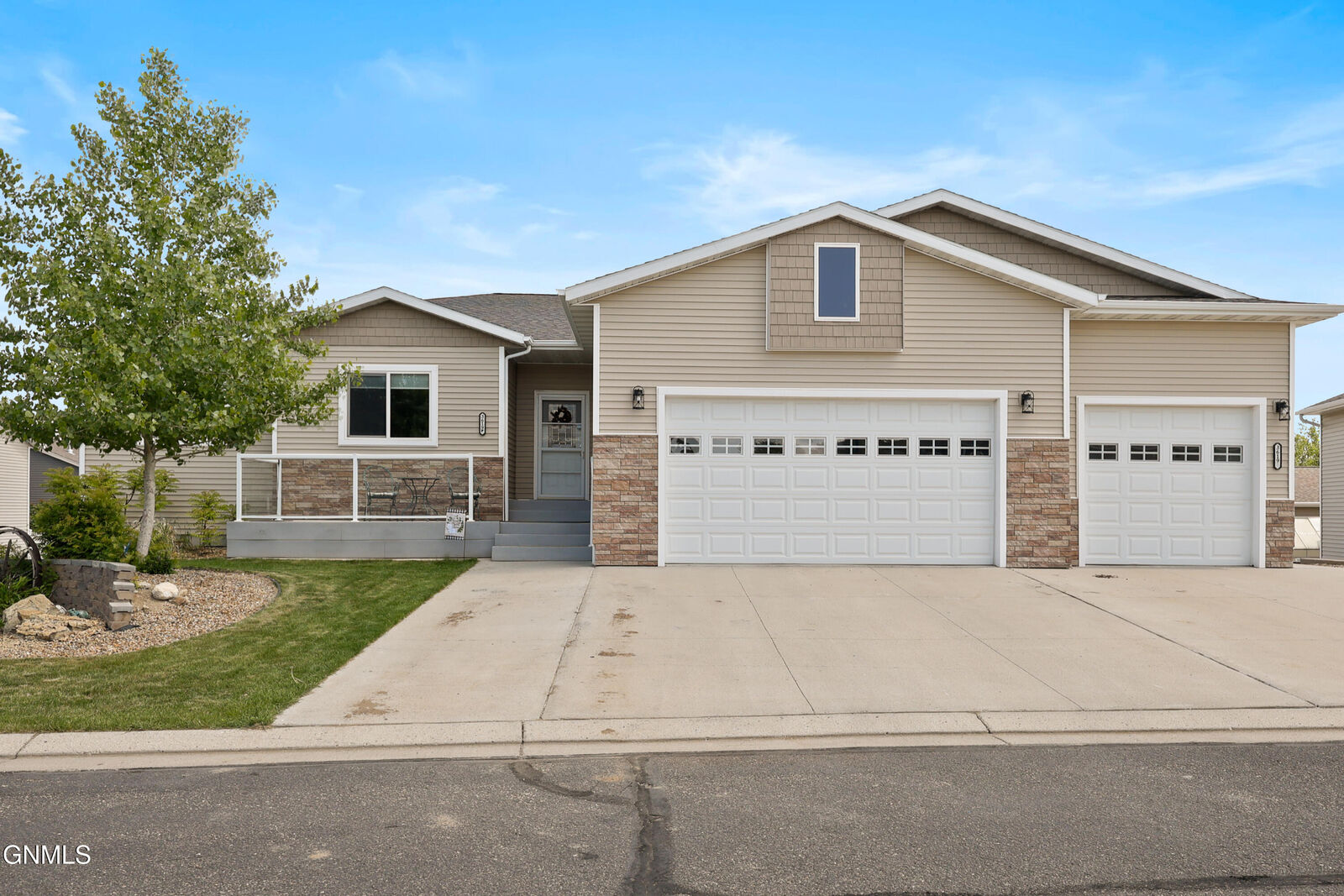 Property Photo:  3619 Augusta Place  ND 58503 