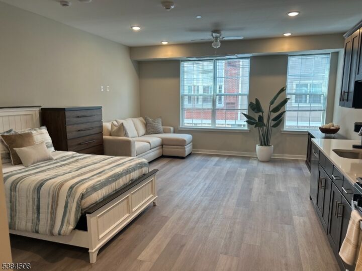 10 Kings Bridge Rd Passaic 206  Fairfield Twp. NJ 07004 photo