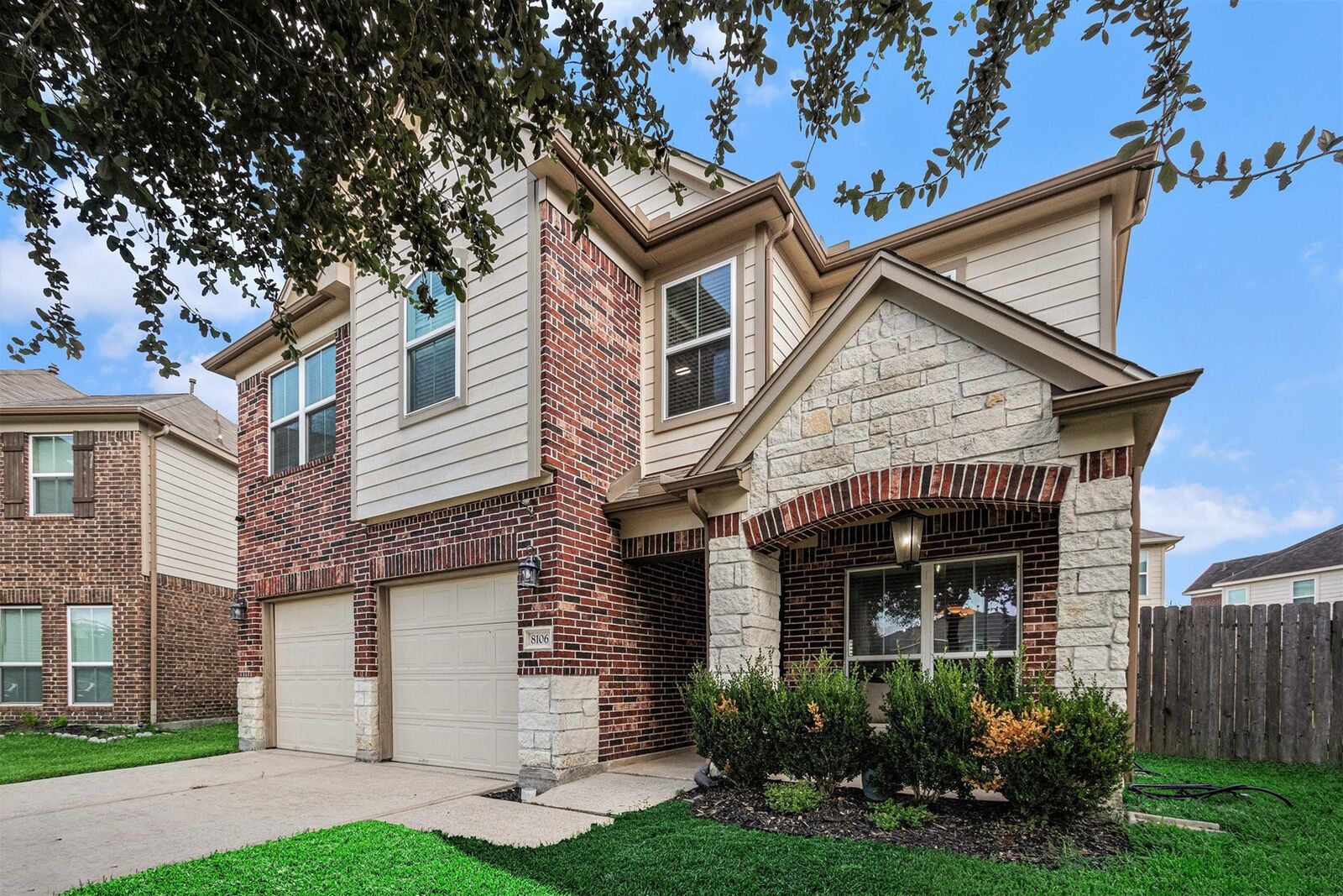 Property Photo:  8106 Oat Meadow Trail  TX 77049 