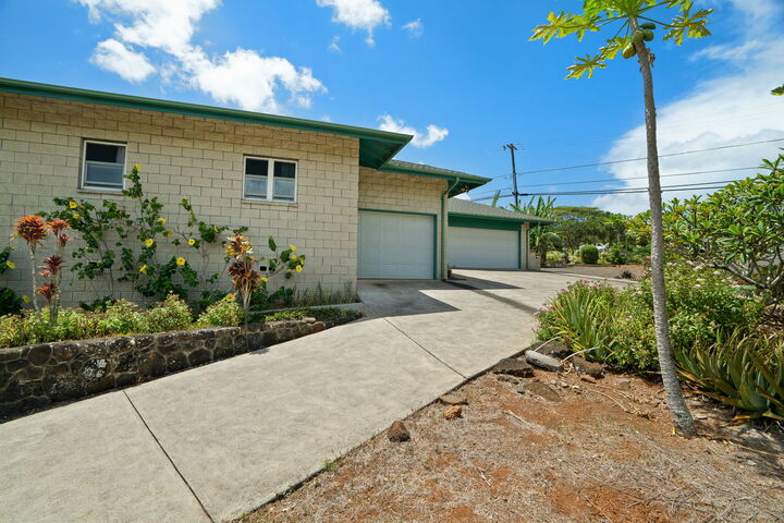 Property Photo: 3837 Papalina Rd HI 96741