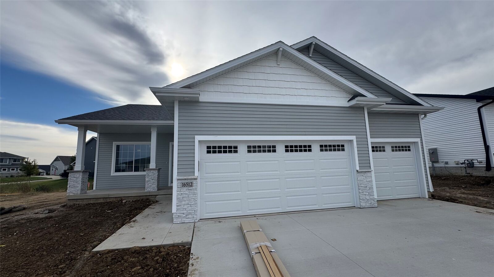 Property Photo:  16512 Bentwood Drive  IA 50323