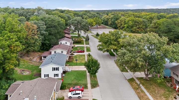 Property Photo: 1527 Meadowlane Avenue IA 50010
