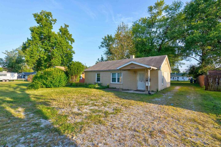 Property Photo:  1425 Covert Avenue  IN 47714 