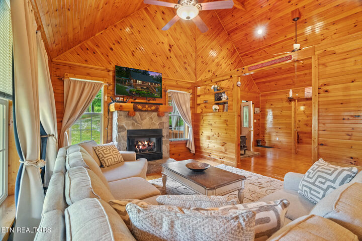 Property Photo:  2516 Edgewater Lane  TN 37725 