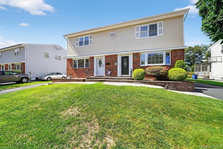 Property Photo:  5 Hester Place  NY 10923 