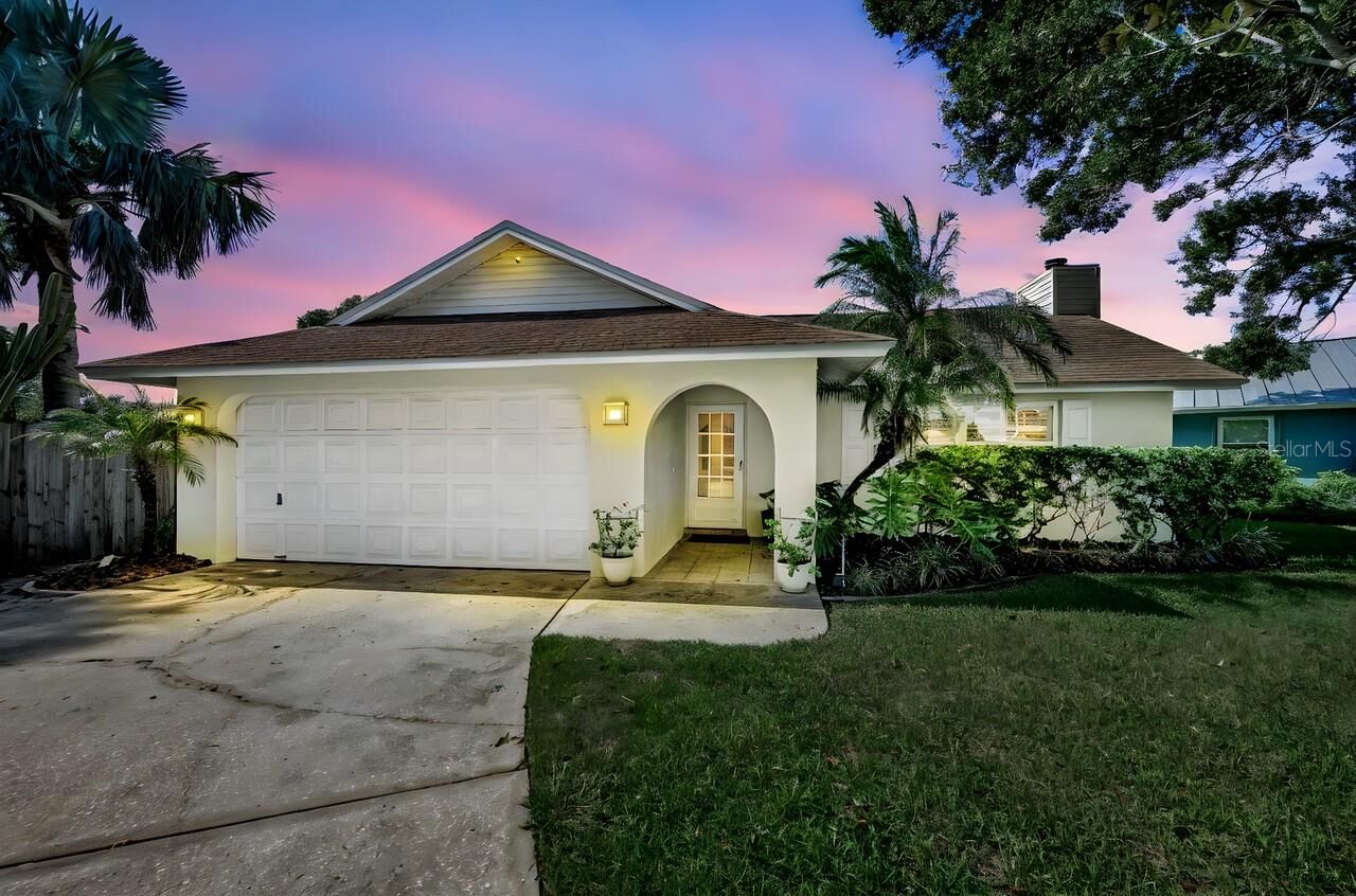 Property Photo:  8840 Magnolia Place  FL 33777 