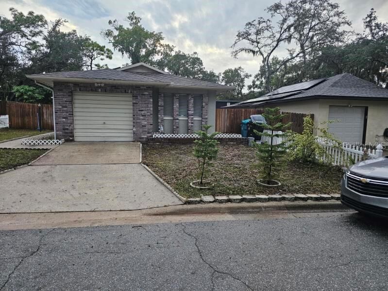 Property Photo: 4420 Sugar Loaf Way FL 32808