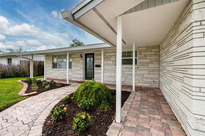 Property Photo: 150 87th Avenue N FL 33702