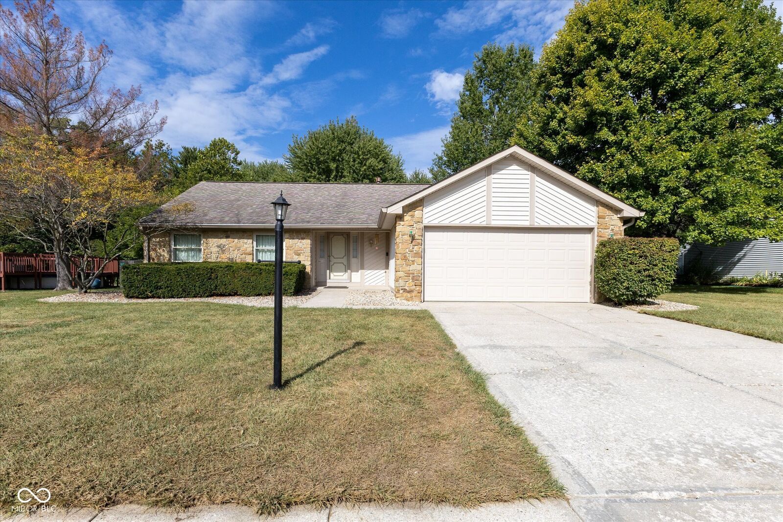 Property Photo:  160 Briarwood Court  IN 46112 