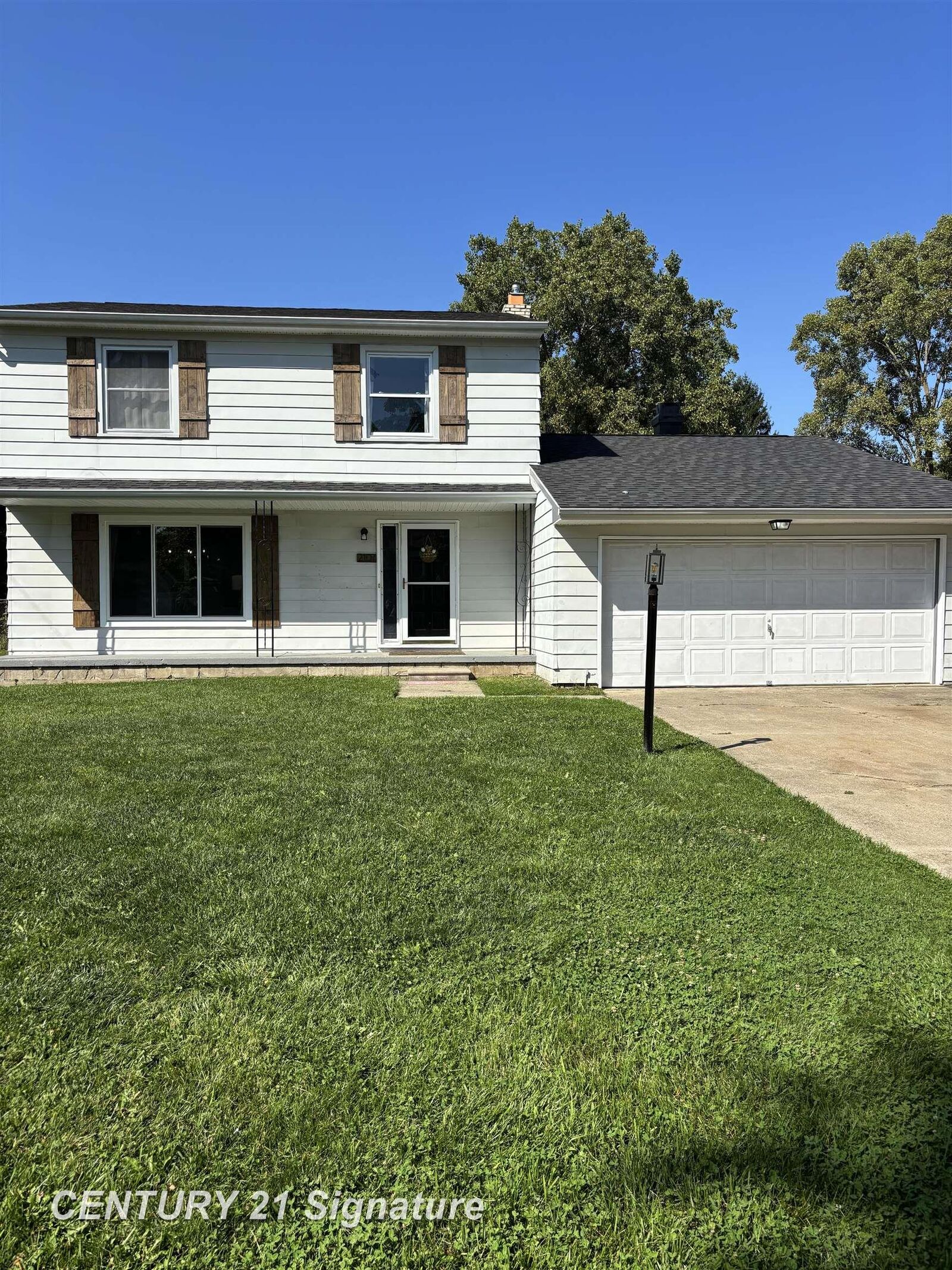 Property Photo:  2107 Hardwood Drive  MI 48423 