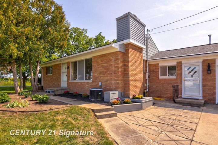 Property Photo: 11475 Wilkinson Road MI 48623