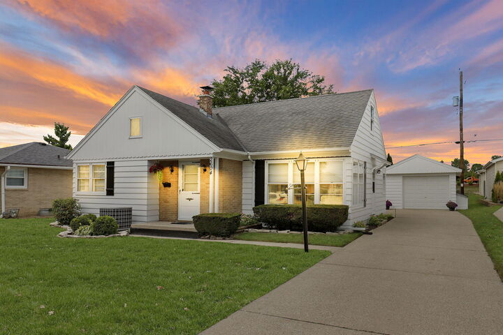 2604 Virginia St  Racine WI 53405 photo