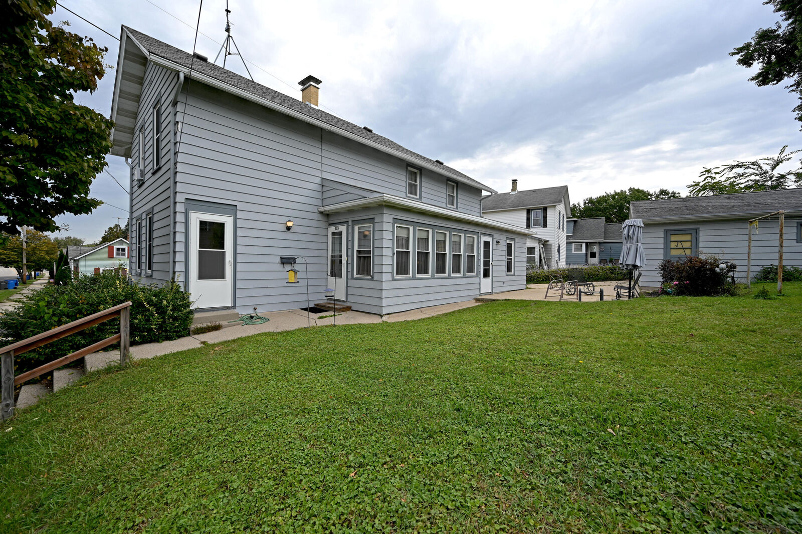 Property Photo: 915 N Second St WI 53098