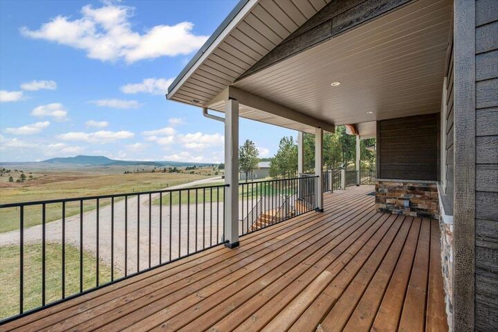 Property Photo:  141 Broad Axe Road  WY 82729-9999 