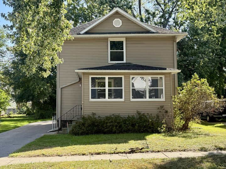 Property Photo: 613 Gilbert Street MI 49202