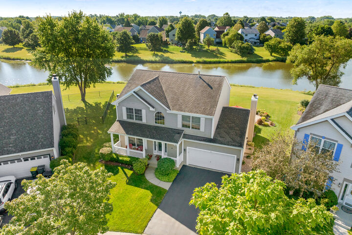Property Photo:  12 Baldwin Court  IL 60156 