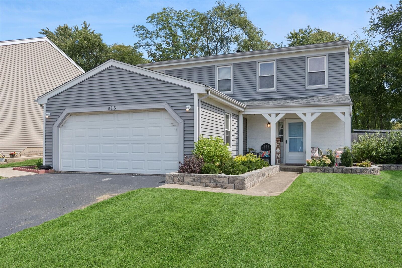 Property Photo: 815 Woodside Drive IL 60172