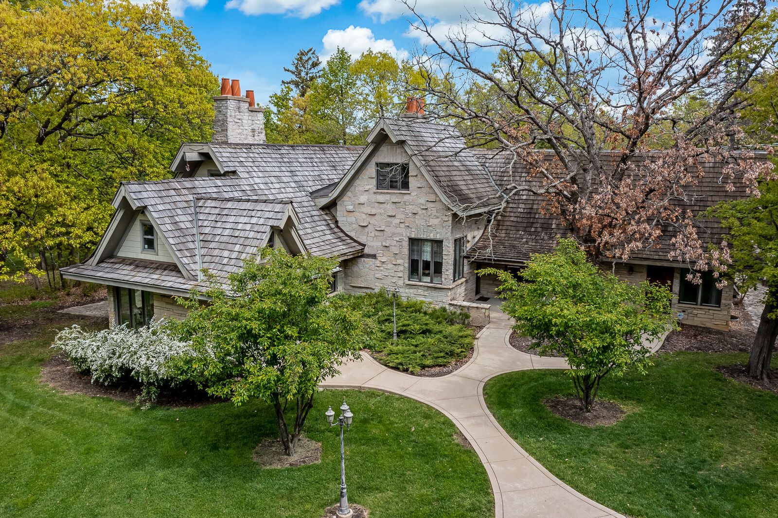 Property Photo: 3500 Spring Road IL 60523