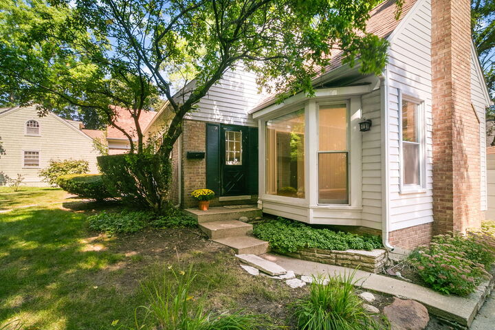 Property Photo:  381 Wilson Street  IL 60093 