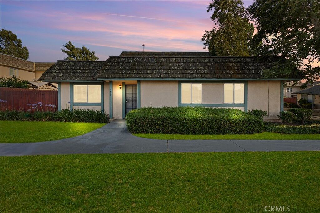 Property Photo:  1477 Clemson Way Way  CA 92507 