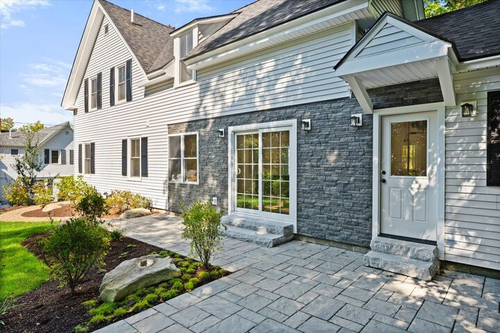 Property Photo:  25 Lincoln Street  ME 04605 