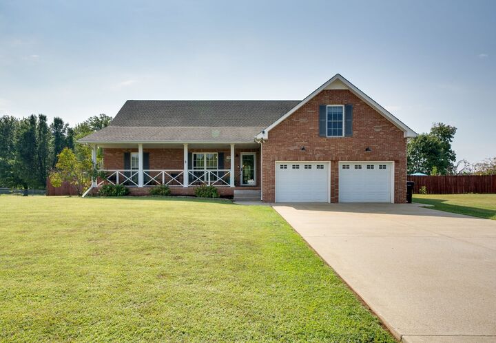 4492 Ironhorse Way  Clarksville TN 37040 photo