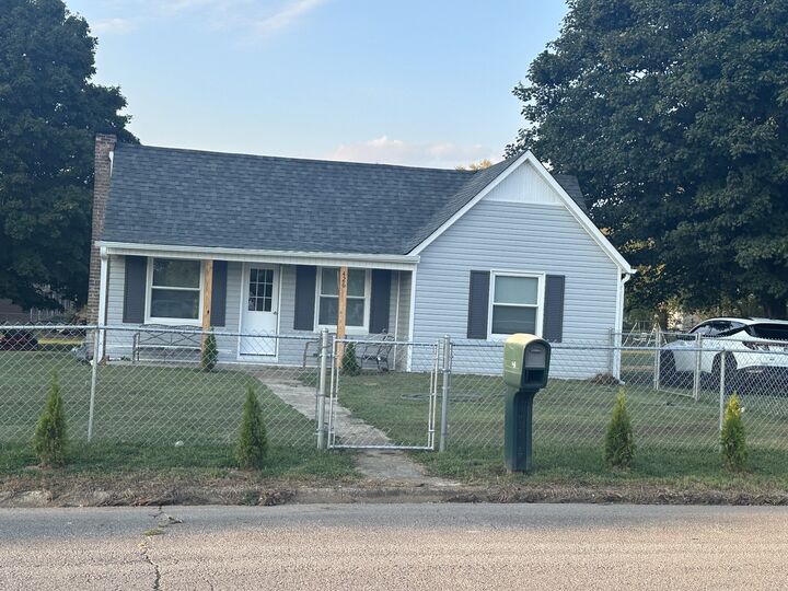 Property Photo: 426 Frank St TN 38464