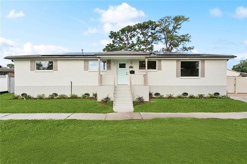 Property Photo:  2008 Taft Park  LA 70001 