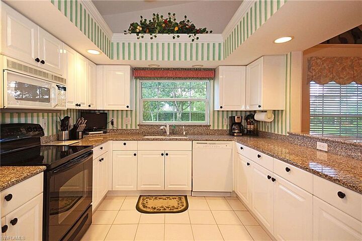 Property Photo: 322 Melrose Pl 31 FL 34104