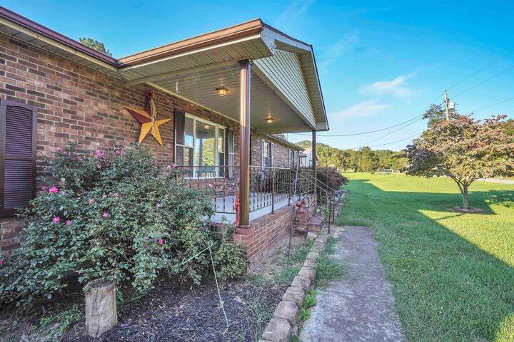 Property Photo: 400 Risley Circle VA 24093