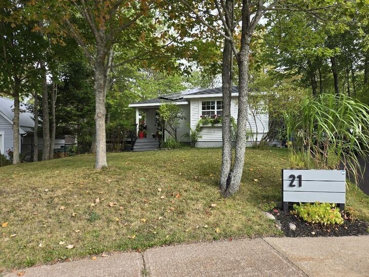 Property Photo:  21 Heritage Place  NS B2N 6J4 