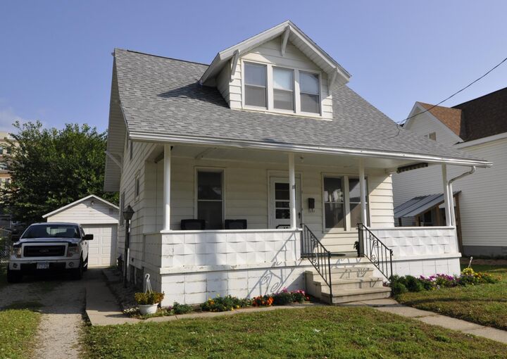 Property Photo:  19 6th Street NW  MN 55901 