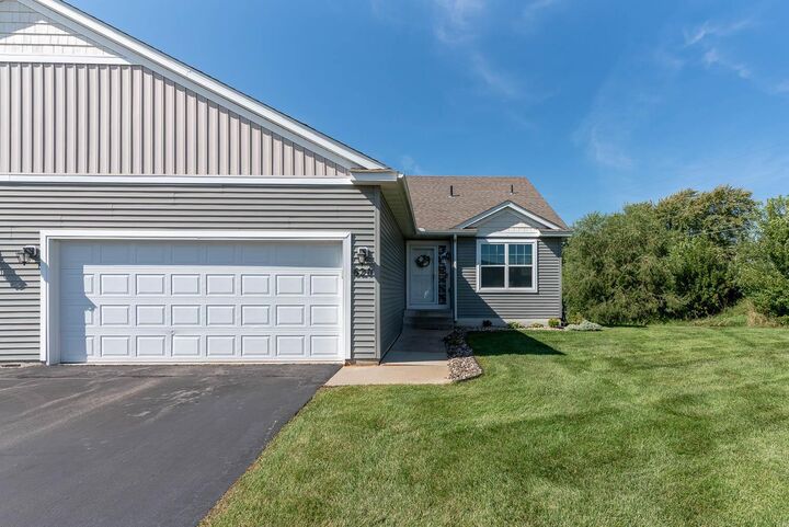 Property Photo: 620 Tomahawk Court MN 56063