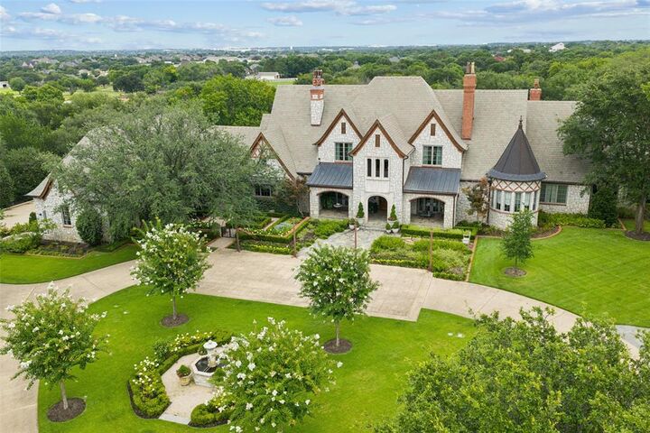 Property Photo: 6401 Westcoat Drive TX 76034