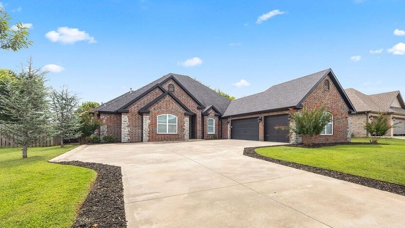 Property Photo:  1041 Little Osage Avenue  AR 72713 