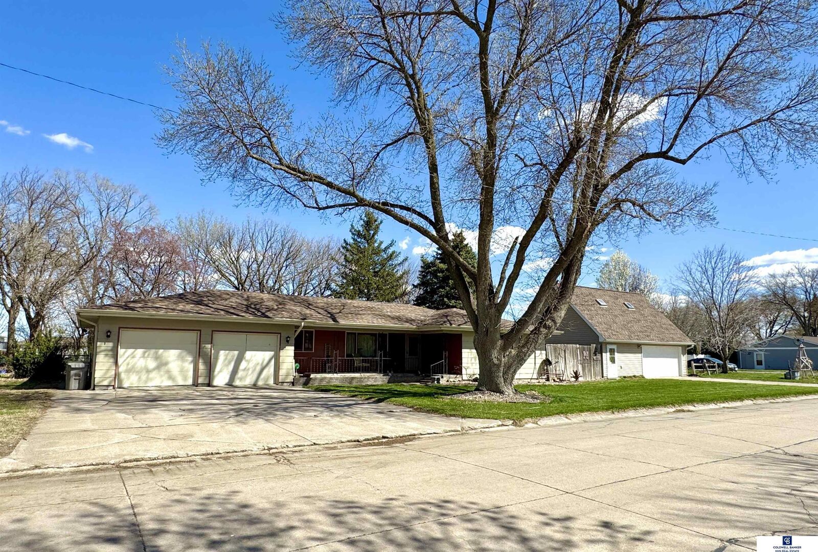 Property Photo:  1307 10th Avenue  NE 68826 
