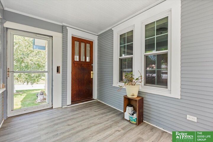 Property Photo:  2321 N 49 Street  NE 68104 