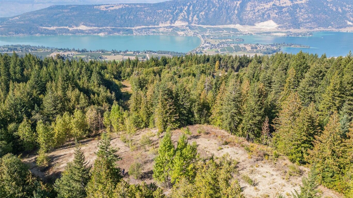 Photo de la propriété: 6055 Oyama Lake Road BC V4V 2C9