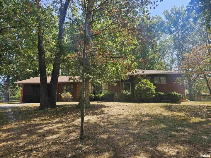 Property Photo: 13142 Highway 37 Highway IL 62812