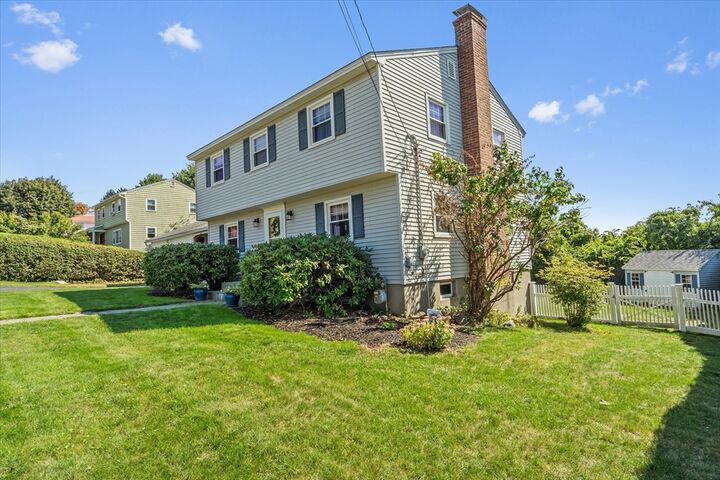 Property Photo: 23 Elnora Dr MA 01606