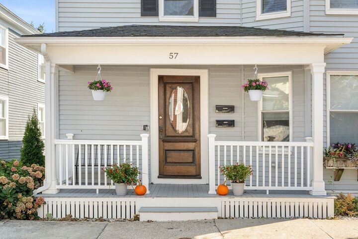 Property Photo:  57 Endicott St 2  MA 01970 