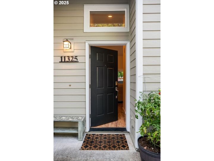 Property Photo:  11325 SW Eucalyptus Pl  OR 97223 