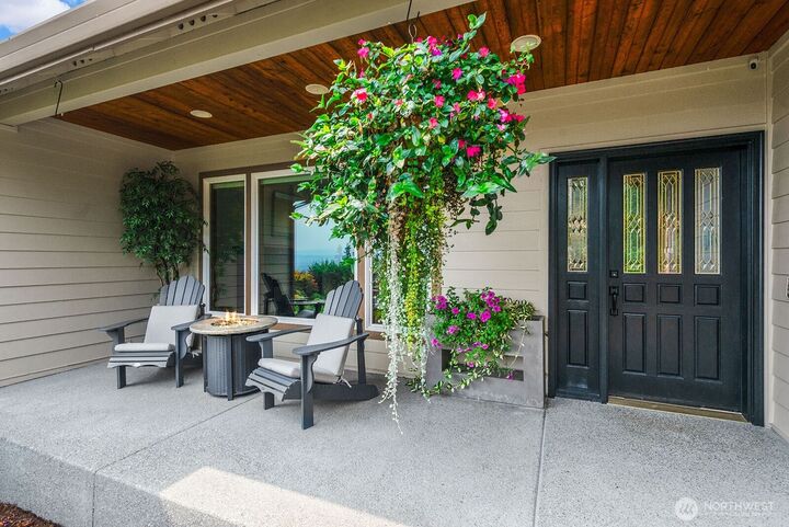 Property Photo:  11318  136th Avenue E  WA 98374 