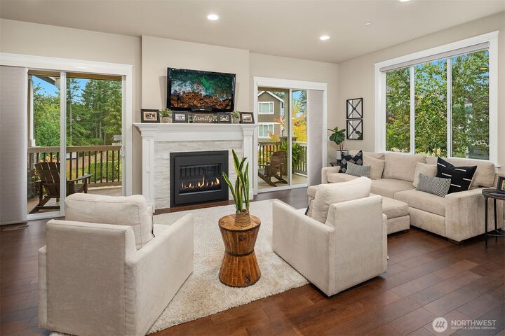 Property Photo: 961 NW Pickering Street WA 98027