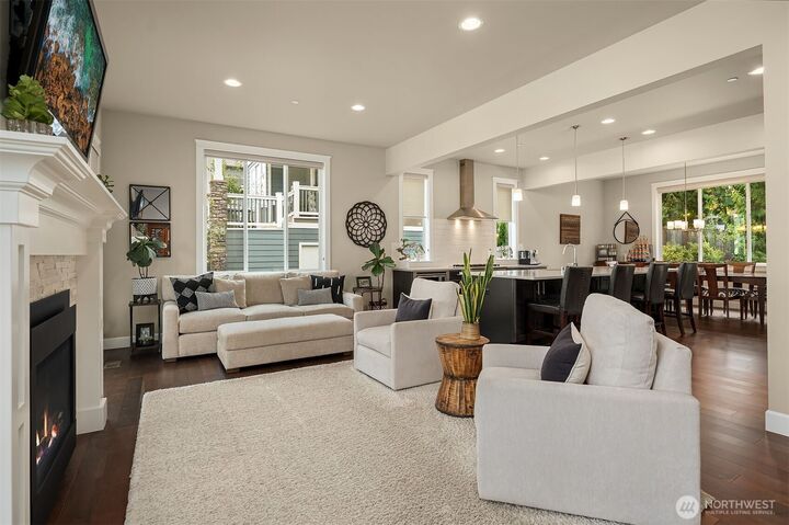 Property Photo: 961 NW Pickering Street WA 98027