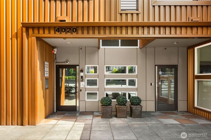 Property Photo:  4020  Aurora Avenue N 411  WA 98103 
