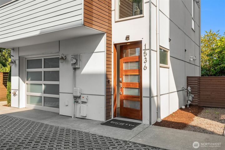 Property Photo:  1536  19th Avenue S  WA 98144 